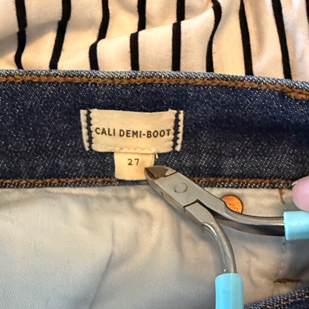 Madewell Cali Demi Boot Cut Jeans Unfinished Hem - Picture 8 of 10